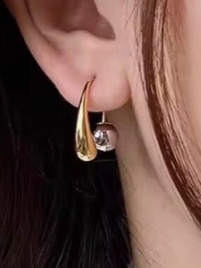Drip Drop Front Back Earrings Two Tone Gold @ Silver Mixed Metals AP30